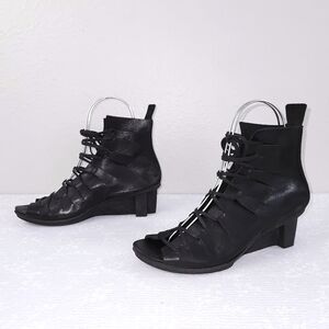 TRIPPEN Stream Bottie Black Leather Lace Up Wedge Sandals